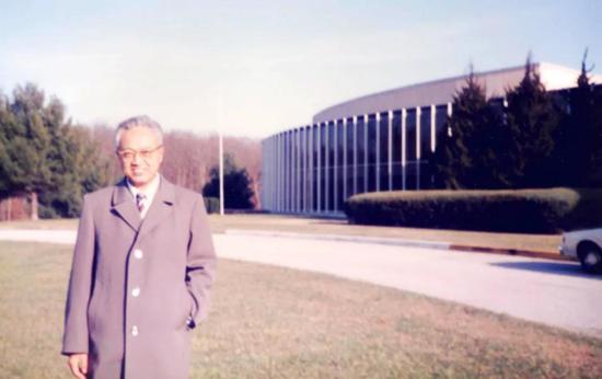 1985꣬ͯVԺʿ(gu){W(xu)vW(xu)Ӱ